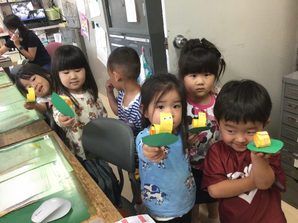 年少さんが工作を見せにきてくれました！